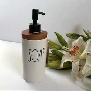 🆕Rae Dunn SOAP dispenser wooden lid